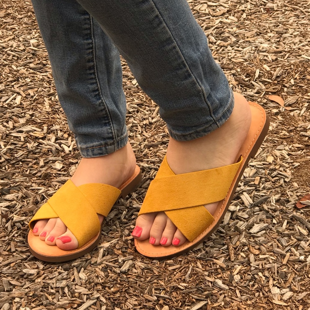 Crossband sandals - Picture 2 of 7